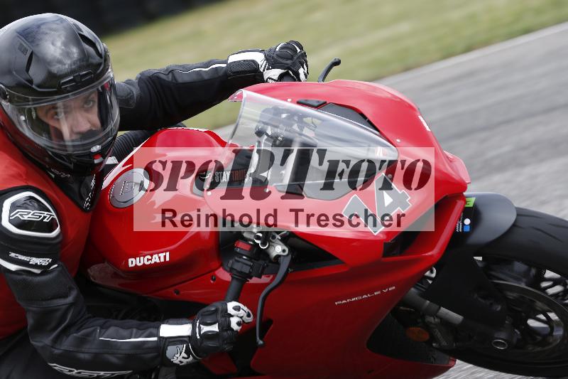 Archiv-2025/06 18.04.2025 Speer Racing ADR/Instruktorentraining/14